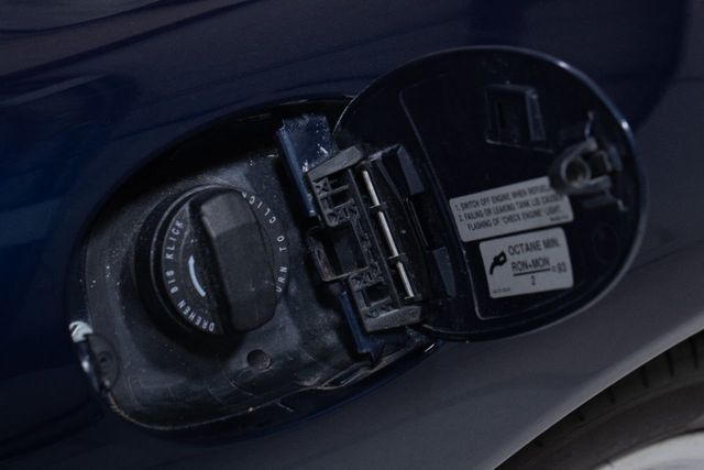 1999 Porsche 911 Carrera 2dr Carrera Cabriolet 6-Speed Manual - 22282435 - 24