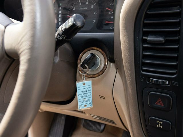 1999 Toyota Land Cruiser 1-Owner in Nashville Since New!! Factory Rear Differential Lock - 22873123 - 32