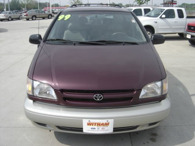 1999 Toyota Sienna XLE - 1723451 - 1