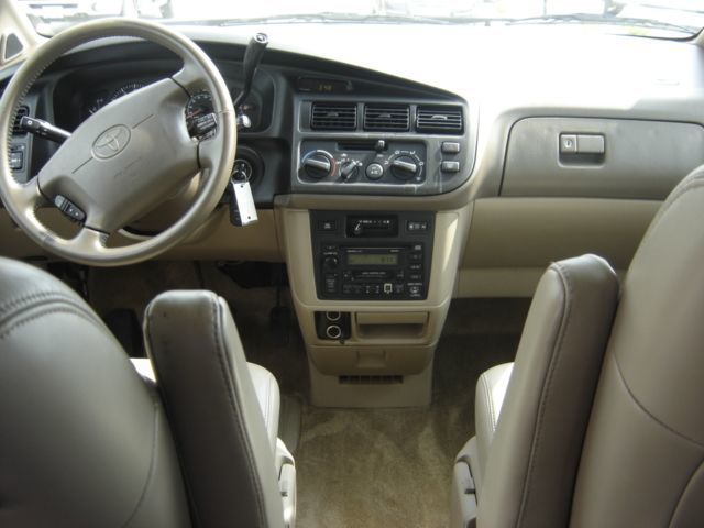 1999 Toyota Sienna XLE - 1723451 - 7