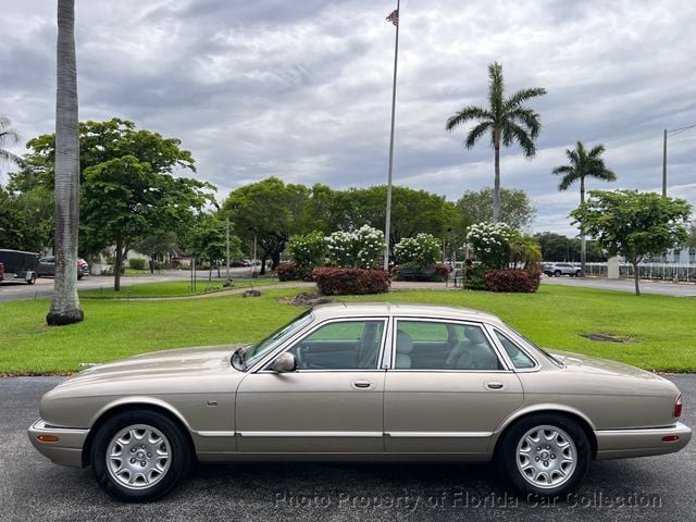 2000 Jaguar XJ XJ8 Sedan - 22856045 - 4