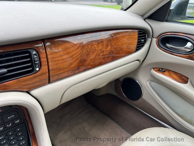2000 Jaguar XJ XJ8 Sedan - 22856045 - 50