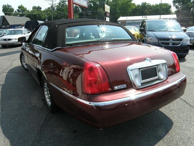2000 Lincoln Town Car 4dr Sedan Cartier - 22024984 - 2