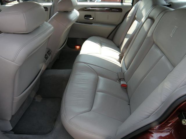 2000 Lincoln Town Car 4dr Sedan Cartier - 22024984 - 7