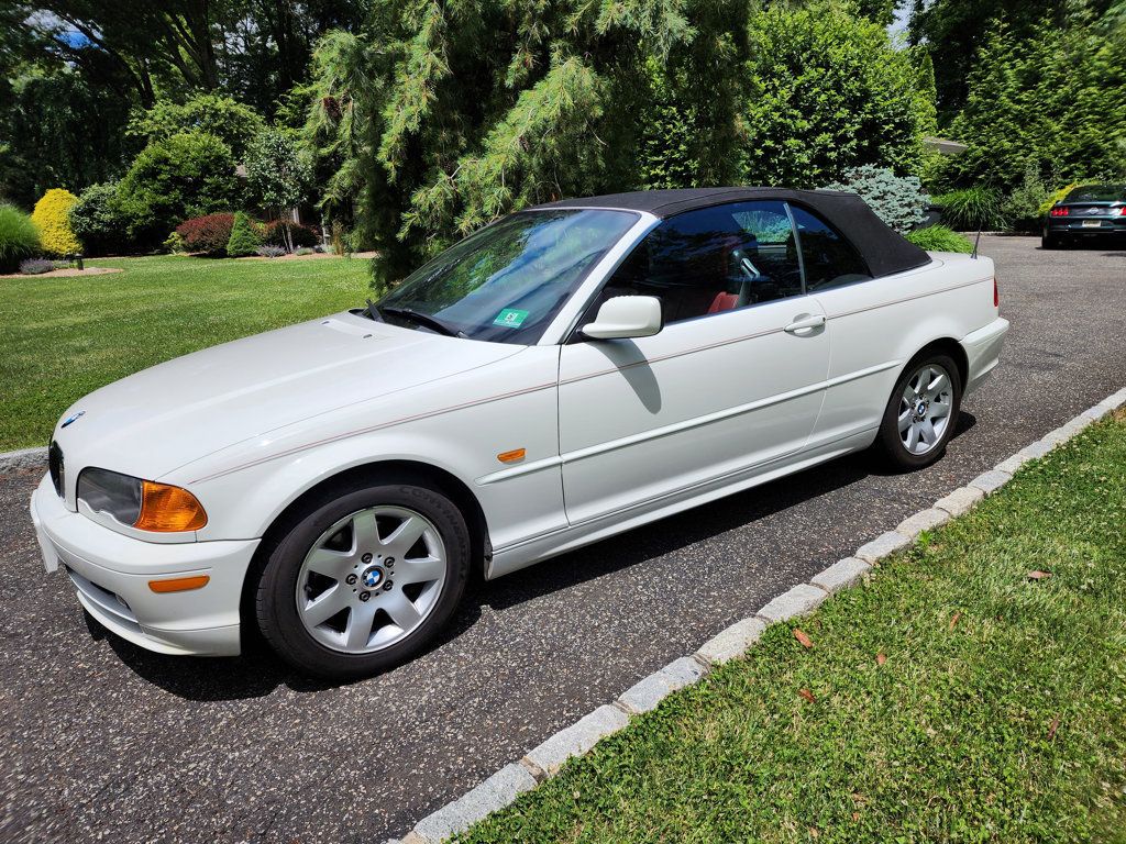 2001 BMW 3 Series 325Ci - 22481649 | Video 1