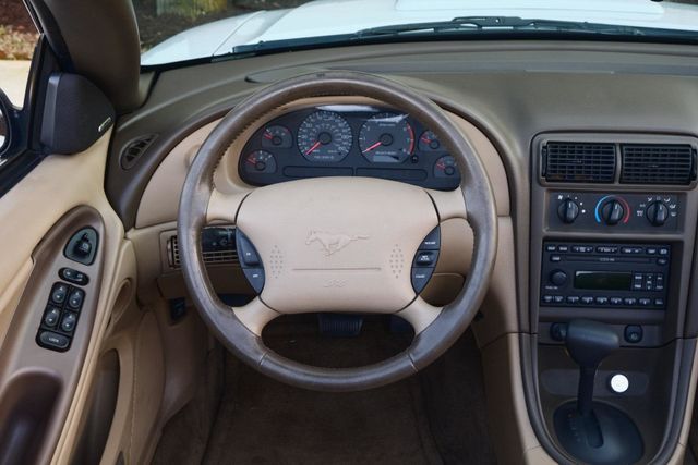 2001 Ford Mustang 2dr Convertible GT Deluxe - 22316435 - 52