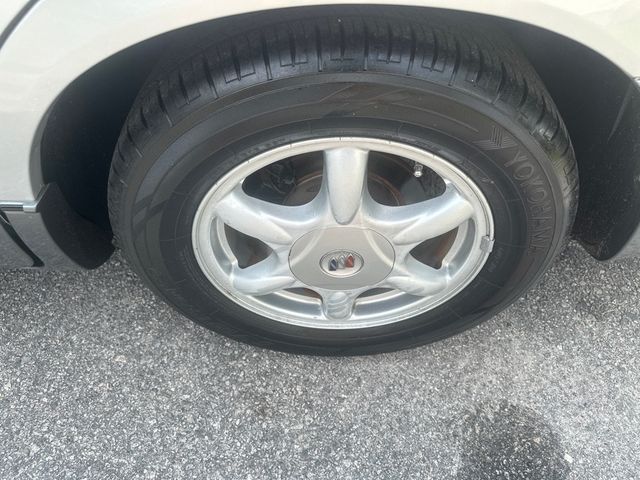 2002 Buick Regal 4dr Sedan GS - 22919428 - 17
