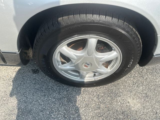 2002 Buick Regal 4dr Sedan GS - 22919428 - 19