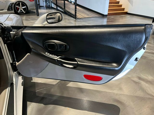 2002 Chevrolet Corvette 1SC EquipmentGroup/HeadUpDisplay/DualZoneClimate/KeylessEntry - 22913034 - 18