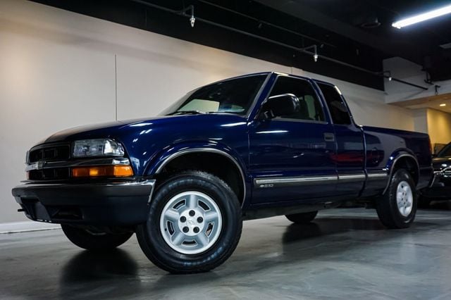 2002 Chevrolet S-10 LS