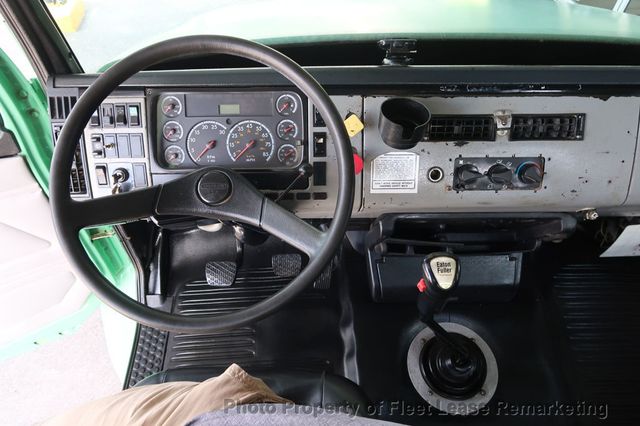 2002 Freightliner FL106  - 22891733 - 20
