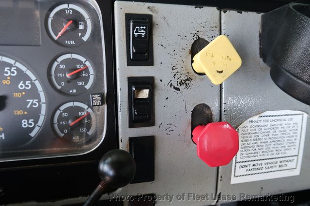 2002 Freightliner FL106  - 22891733 - 22