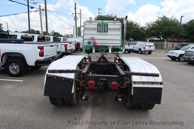 2002 Freightliner FL106  - 22891733 - 3