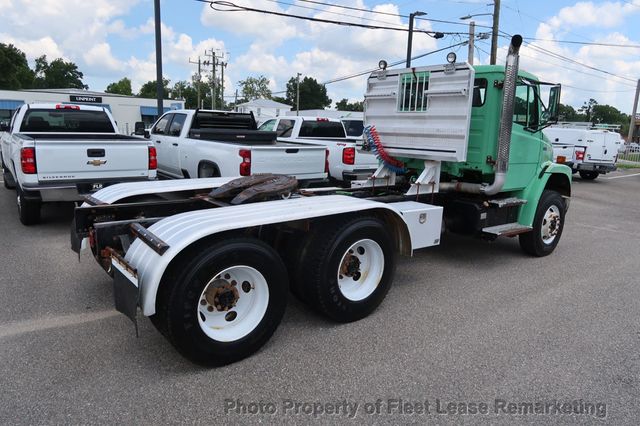 2002 Freightliner FL106  - 22891733 - 4