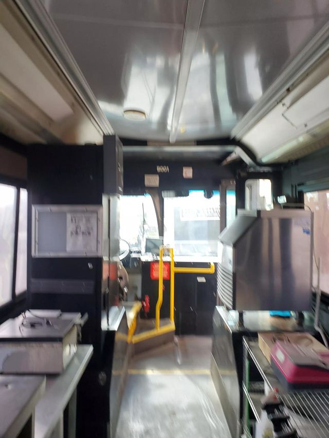 2002 International Bus/Food truck  - 22407474 - 9