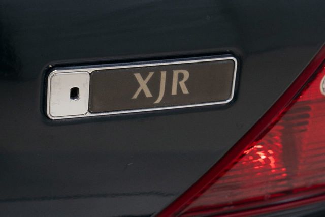 2002 Jaguar XJ 4dr Sedan XJR - 22212348 - 23