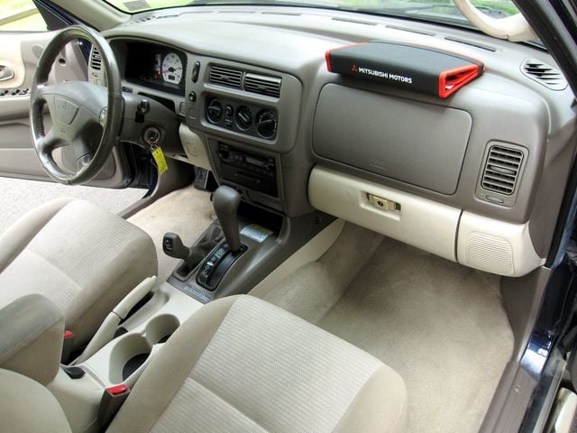 2002 Mitsubishi Montero Sport 4dr 4WD XLS - 21945175 - 23