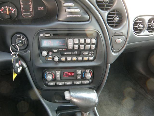 2002 Pontiac Bonneville 4dr Sedan SE - 21984567 - 11