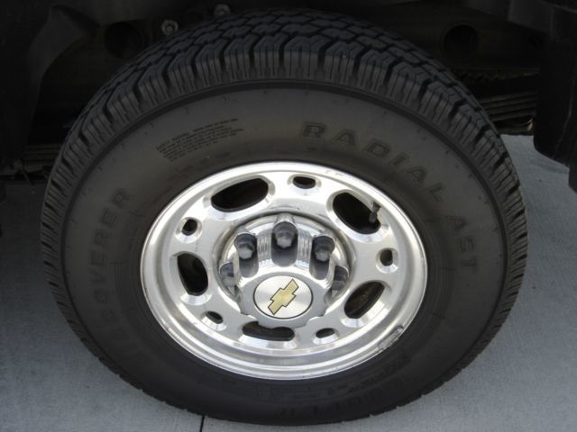 2003 Chevrolet Suburban LS - 1766074 - 10