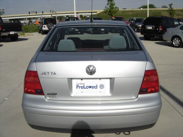 2003 Volkswagen Jetta Sedan GLS - 1762276 - 3