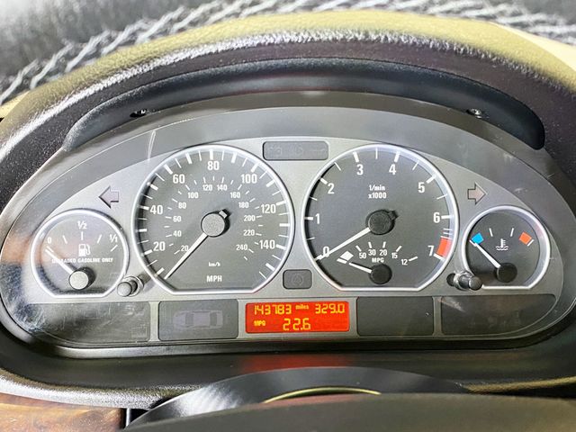 2004 BMW 3 Series 330xi - 22903619 - 23