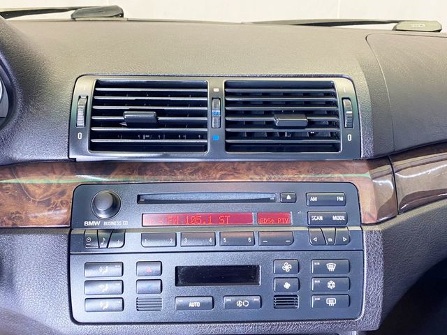 2004 BMW 3 Series 330xi - 22903619 - 24