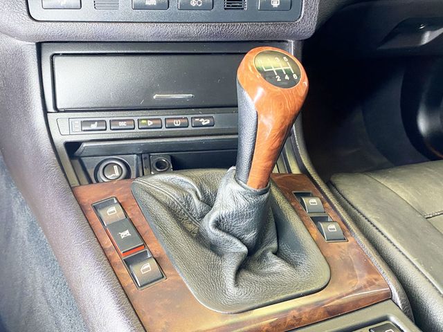 2004 BMW 3 Series 330xi - 22903619 - 27