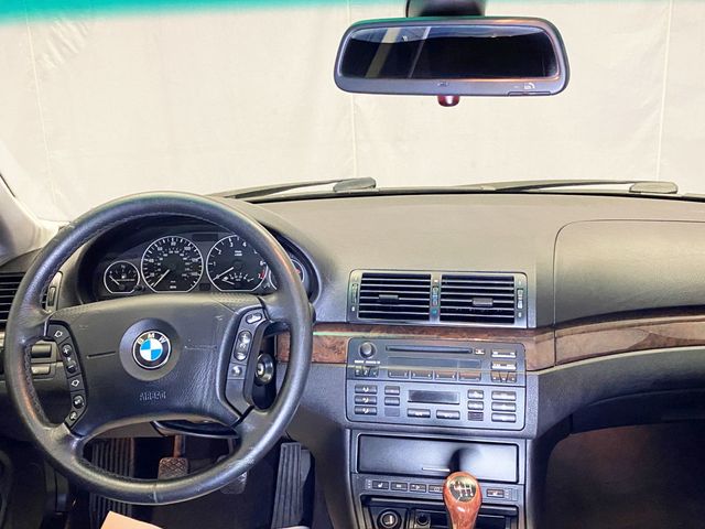 2004 BMW 3 Series 330xi - 22903619 - 35