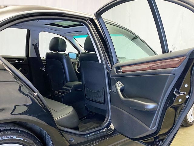 2004 BMW 3 Series 330xi - 22903619 - 36