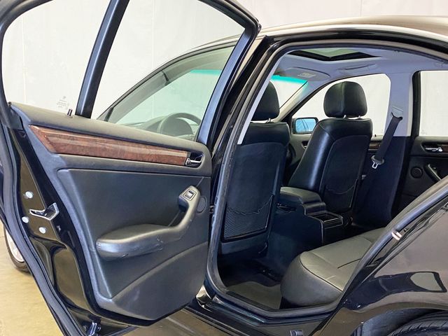 2004 BMW 3 Series 330xi - 22903619 - 39