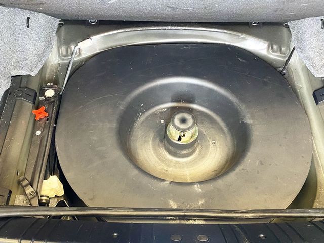 2004 BMW 3 Series 330xi - 22903619 - 46