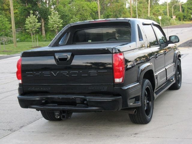 2004 Chevrolet Avalanche ULTIMATE LX Southern Comfort Conversions - 21439470 - 15
