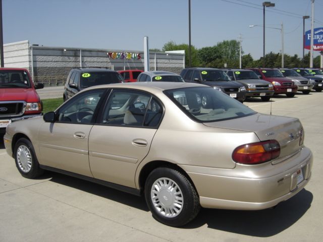 2004 Chevrolet Classic Base Trim - 1723426 - 2