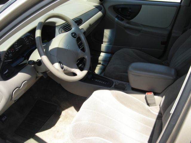 2004 Chevrolet Classic Base Trim - 1723426 - 4