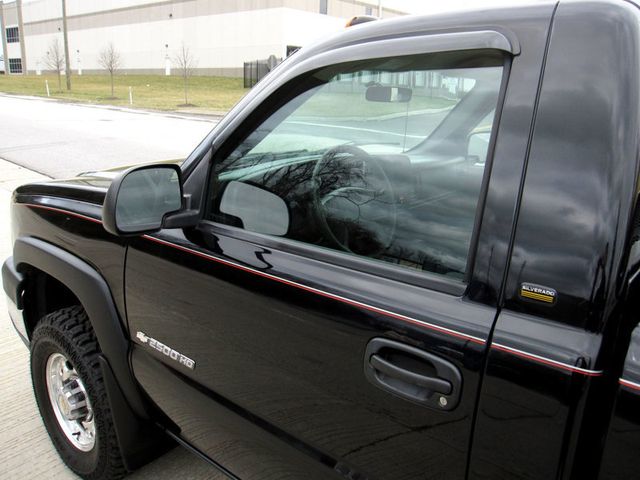 2004 Chevrolet Silverado 2500HD Reg Cab 133" WB 4WD - 22354221 - 9