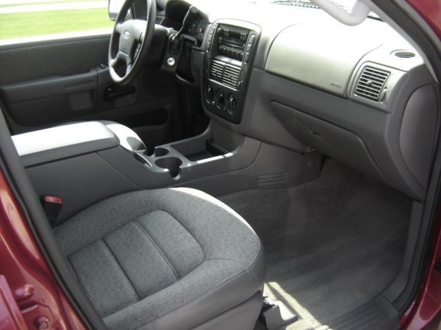2004 Ford Explorer XLS - 1723430 - 5