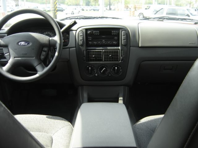 2004 Ford Explorer XLS - 1723430 - 7