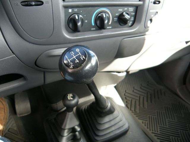 2004 Ford F-150 HERITAGE XL 4WD - 22674904 - 9