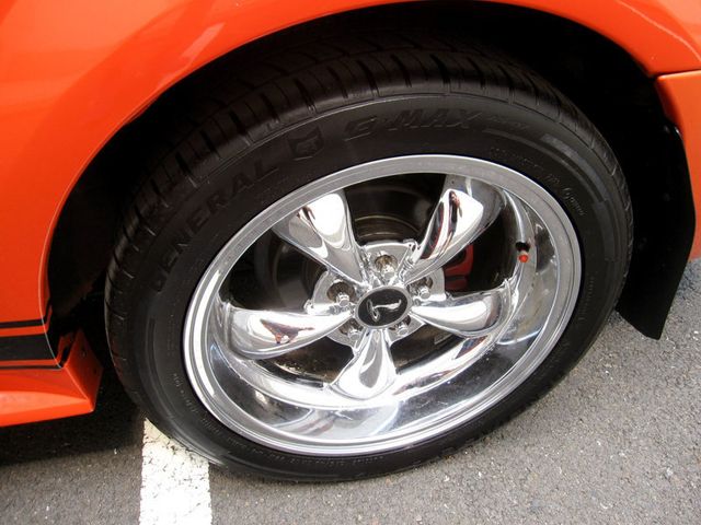 2004 Ford Mustang 2dr Coupe Premium - 22889634 - 35