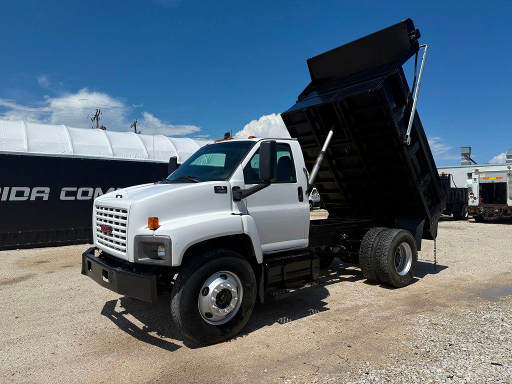 2004 GMC C7500 Dump Truck  - 22917365 | Video 1