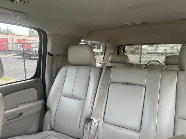 2004 INFINITI QX56 4dr 2WD - 22861154 - 3