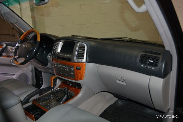 2004 Lexus LX 470 4dr SUV - 22939897 - 11