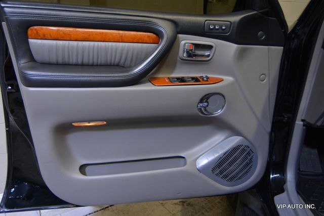 2004 Lexus LX 470 4dr SUV - 22939897 - 6