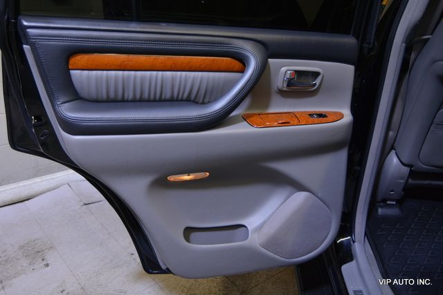 2004 Lexus LX 470 4dr SUV - 22939897 - 8