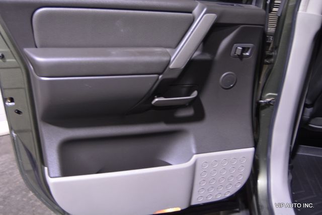 2004 Nissan Titan LE Crew Cab 4WD - 22545779 - 8