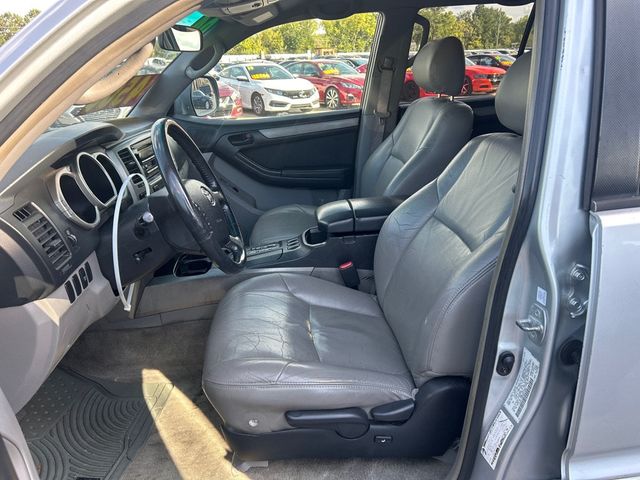 2004 Toyota 4Runner 4dr SR5 V8 Automatic - 22922545 - 7