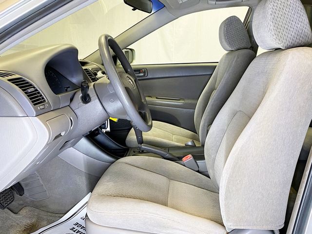 2004 Toyota Camry 4dr Sedan LE Automatic - 22937550 - 15