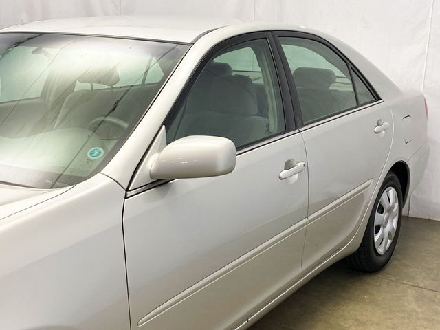 2004 Toyota Camry 4dr Sedan LE Automatic - 22937550 - 1