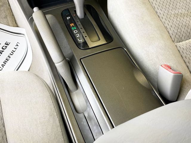 2004 Toyota Camry 4dr Sedan LE Automatic - 22937550 - 30