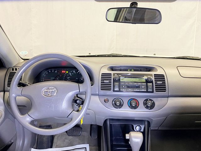 2004 Toyota Camry 4dr Sedan LE Automatic - 22937550 - 37
